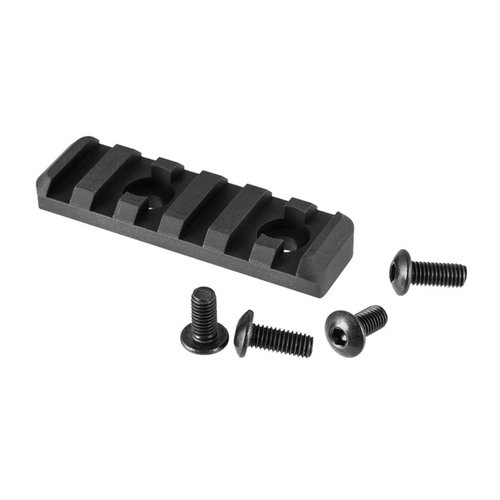 Il rail in alluminio MOE offre un facile montaggio su chassis Whiskey-3 e X-ray, permettendo l'uso di monopod e accessori con hole spacing Magpul.