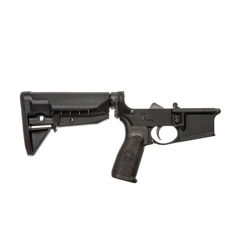 Il ricevitore inferiore AR-15 BCM® offre il calcio BCMGUNFIGHTER™ SOPMOD, design robusto in alluminio 7075-T6 e trigger BCM® PNT™ per massima affidabilità.