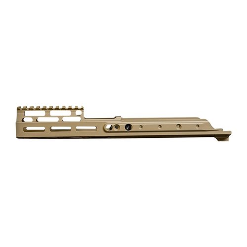 Il SCAR MREX MARK II M-LOK offre slot M-LOK per accessori, costruzione in alluminio 6061-T6, e montaggio facile per luci e laser, tutto Made in USA.
