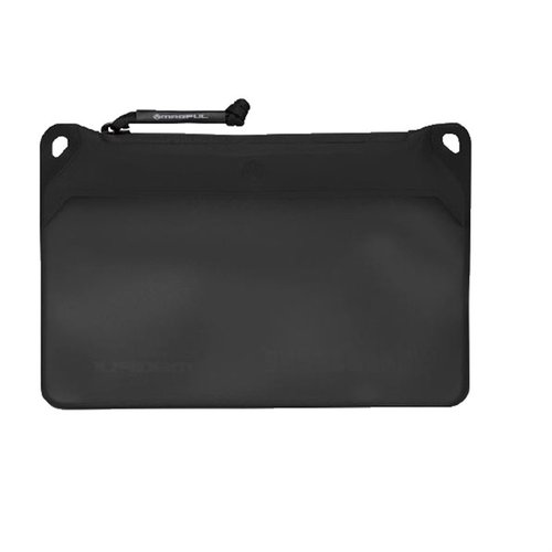 La Magpul DAKA Pouch offre organizzazione e protezione con tessuti rinforzati, zip YKK AquaGuard®, finestra traslucida e resistenza chimica, ideale per avventure all'aperto.