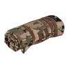 Il RECON SHOOTING MAT di CROSSTAC è leggero, compatto e resistente, con supporto per bipode e possibilità di utilizzo come rifugio improvvisato.