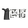Il kit di parti inferiori AR-15 M4E1 di Aero Precision include il grip Magpul MOE, progettato per il receiver M4E1, senza trigger guard integrato.