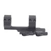 Il Delta Cantilever Scope Mount di American Defense è leggero, robusto e offre un sistema di bloccaggio QD Auto Lock per una facile installazione su rail Picatinny.