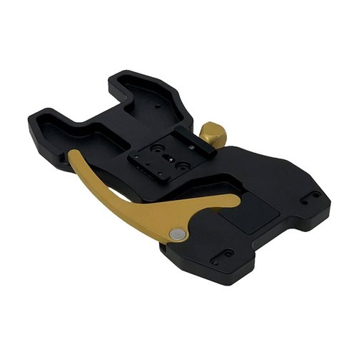 Il RailChanger X offre un sistema di ritenzione bag innovativo, tagli per accessori e compatibilità con ARCALOCK, tutto in alluminio 6065 lavorato negli USA.
