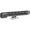 Il RUGER® PC9® Combat Rail M-LOK in alluminio 6061 offre 8 slot M-LOK, 3 QD sockets e un peso leggero, facilitando l'aggiunta di accessori al tuo PC9.