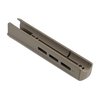 Il forend Hunter X-22 Takedown offre compatibilità con diverse canne, un design robusto in polimero rinforzato, e slot M-LOK® per accessori.