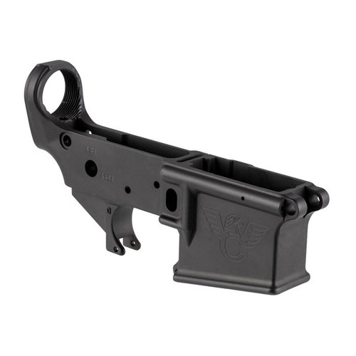 Il lower receiver AR-15 Forged di Wilson Combat è la base perfetta per un fucile di alta qualità, garantendo precisione e affidabilità, con segni naturali di lavorazione.