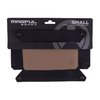 Il DAKA Magnetic Field Tray di Magpul offre una superficie magnetica per tenere organizzati i piccoli pezzi, resistente e facile da riporre, ideale per armieri e range.