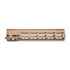 Il sistema di rail modulari M-LOK MK8 10.5" di Geissele è leggero, ergonomico e offre punti di attacco M-LOK lungo tutta la lunghezza, garantendo robustezza e versatilità.