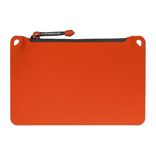 La DAKA Pouch Small di Magpul offre organizzazione e protezione per strumenti e accessori, con tessuto rinforzato, zip YKK AquaGuard® e costruzione saldata.
