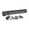 Le Night Fighter Handguards M-LOK offrono un design ultra-rigido, riducono il shift del punto d'impatto e sono compatibili con laser come ATPIAL e DBAL.