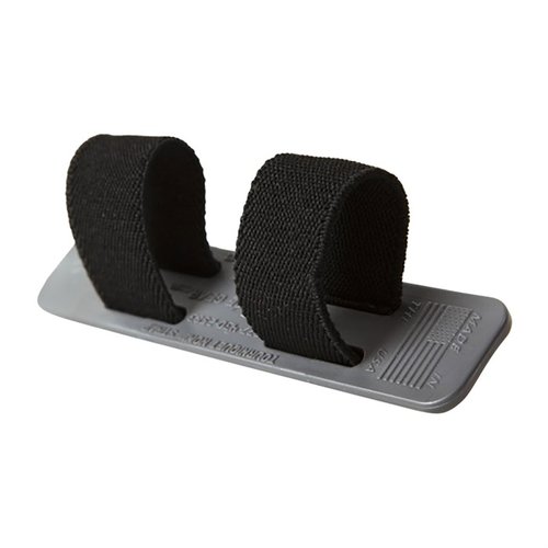 Il Tourniquet NOW!™ è un supporto sicuro e a basso profilo per tourniquet, compatibile con piattaforme MOLLE e adattabile a vari modelli NATO.