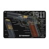 Il PISTOL GUN MAT di TEK MAT protegge la finitura della tua arma durante la pulizia, con un diagramma dettagliato e una base in neoprene antiscivolo.