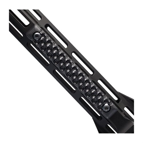 I pannelli VZ Hydra Rail offrono una texture ondulata ispirata al mare, misurano 15.35mm di larghezza e 120mm di lunghezza, utilizzando 3 slot M-LOK.