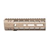 Le manopole M-LOK Enhanced di Aero Precision offrono un design free float leggero, con caratteristiche come il sistema anti-rotazione e punti di attacco per sling.