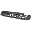 I handguard M-Lok di Midwest Industries offrono un'installazione facile, un design leggero, e un'ampia spazio per accessori, garantendo una stabilità eccezionale.