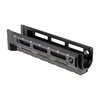 Le AK Drop-In Handguards M-LOK di Midwest Industries offrono un'installazione rapida, costruzione in alluminio 6061 e compatibilità con accessori M-LOK.