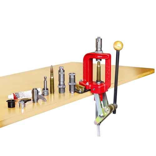 Il kit di ricarica Lee Classic Cast per .50 BMG include la pressa Classic Cast, set di 2 die, Shell Holder, Ram Prime e lubrificante per casi, per una ricarica precisa.