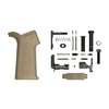 Il kit di parti inferiori AR-15 MOE SL di Aero Precision include componenti essenziali per assemblare un lower receiver, con grip e guardia Magpul MOE SL.