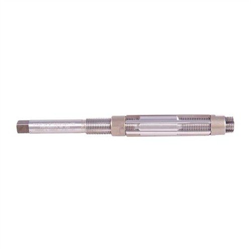 Il reamer regolabile "E" di CHADWICK & TREFETHEN offre tagli precisi e controllati per canne da 10 e 12 gauge, ideale per modifiche professionali.