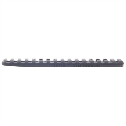 Montaggio Picatinny in alluminio leggero e resistente, offre flessibilità per l'ottica e regolazioni rapide dell'oculare, senza modifiche permanenti al fucile.