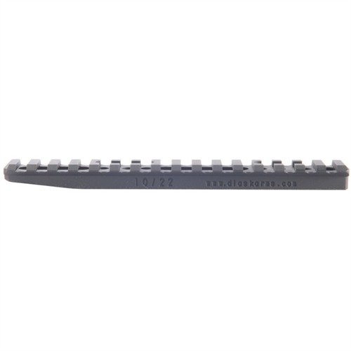 Le guide Picatinny in alluminio leggero per Ruger 10/22 offrono flessibilità nella scelta del mirino, con tre altezze e installazione senza modifiche permanenti.