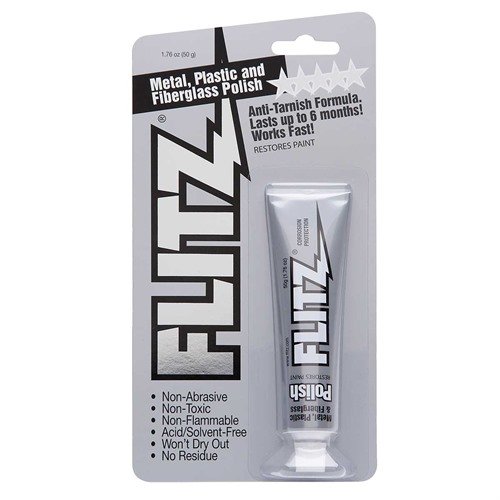 Flitz Polish è un polish non abrasivo per metalli, rimuove corrosione e ruggine senza danneggiare la finitura, lasciando una pellicola protettiva fino a sei mesi.