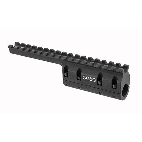 Il GG&G M1A Scout Scope Mount offre un'installazione facile, design a profilo basso e compatibilità con mirini di fabbrica, mantenendo stabilità e precisione.