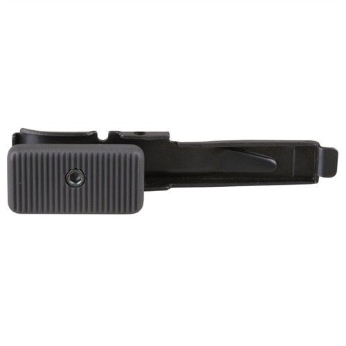 Il pulsante di rilascio del percussore Benelli GG&G è sovradimensionato per un accesso rapido e sicuro, anche con guanti, realizzato in acciaio 4140 per una durata eccezionale.