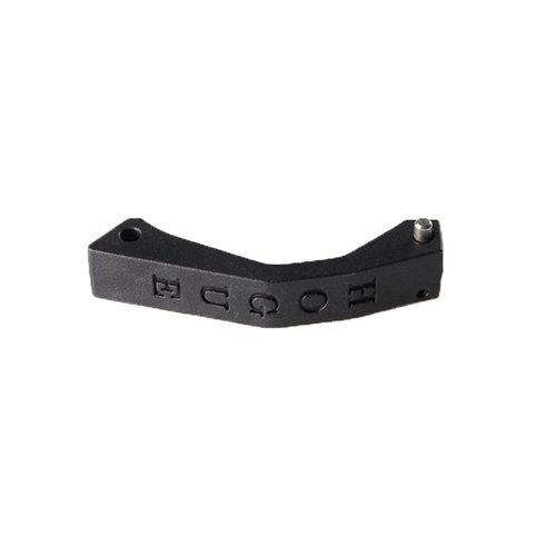 Il grilletto contornato in polimero AR-15/M-16 di HOGUE offre comfort e stabilità, disponibile in Flat Dark Earth, O.D. Green e Nero, completo di hardware.