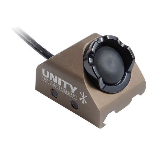 Hot Button offre un attuatore ergonomico a 45 gradi per accessori elettronici, riducendo l'ingombro e garantendo una connessione sicura su rail Picatinny e M-LOK.
