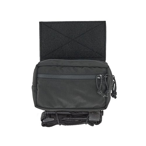 Il SACK POUCH MK3 offre accesso facile all'equipaggiamento, design versatile con chiusura a metà zip, e compatibilità con vari sistemi di trasporto.