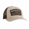 Scopri il nuovo GO BANG TRUCKER HAT KHAKI di MAGPUL: cappello trucker strutturato, traspirante, con chiusura regolabile e patch ricamato per uno stile unico.