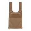 La LV/119 Rear Covert Plate Bag offre un design compatto, attacco interno per cummerbund, e un pannello in velcro per identificativi, ideale per operazioni discrete.