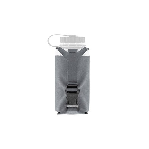 La borsa per bottiglia d'acqua Nalgene® di Spiritus Systems è leggera, sicura e si monta su MOLLE, offrendo un accesso facile e punti di fissaggio.