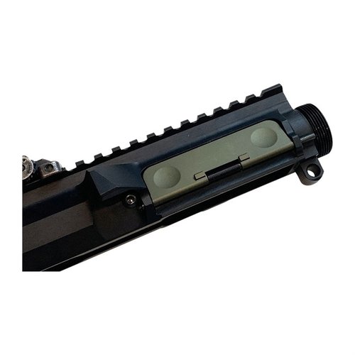 Il Ejection Port Cover con Twin Dimple è realizzato in alluminio 7075, offre un'apertura migliorata e una chiusura facile grazie al design ergonomico e alla finitura anodizzata.