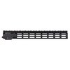 Il MK18 di Geissele offre un design slim, compatibilità Arca-Swiss, modularità M-LOK e costruzione in alluminio 7000, ideale per tiratori competitivi.