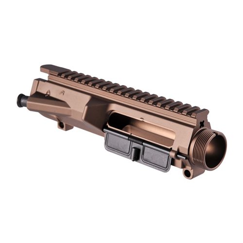 Il ricevitore superiore Aero Precision M5 .308 in alluminio 7075-T6 è compatibile con componenti DPMS e include assistenza al caricamento e copertura del portello.