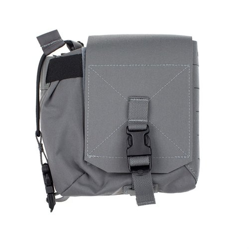 Il Mutant Pouch offre un sistema di stoccaggio versatile con doppia chiusura, scomparti per radio e accessori, compatibile con vari sistemi MOLLE.
