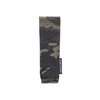 La TKO Pouch è una soluzione di stoccaggio compatta e versatile, realizzata in tessuto Squadron™, con chiusura regolabile e punti di fissaggio per una sicurezza ottimale.