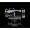Il BCM A/T™ Optic Mount offre una straordinaria ritenzione dello zero, costruito per resistere a condizioni avverse e garantire colpi infallibili.