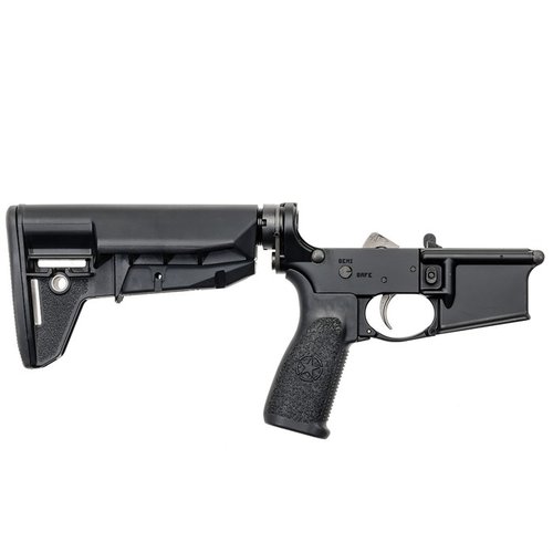 Recevitore inferiore AR-15 completo con stock BCM Mod 2 SOPMOD, realizzato in alluminio 7075-T6, con trigger BCM PNT e tre punti di attacco per slinga.