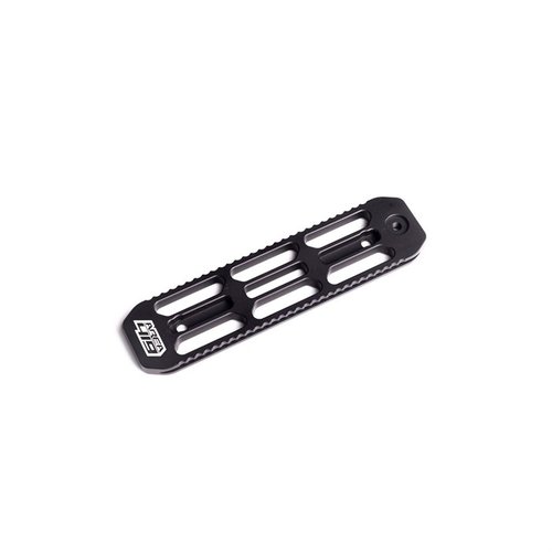 Il sistema ARCALOCK Dovetail Rail offre un bloccaggio meccanico sicuro, compatibilità con accessori Arca e costruzione in alluminio anodizzato resistente.