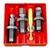 Il set di die Lee Steel 3-Dies per pistola include un Full Length Sizing Die, un Bullet Seating Die e un Powder Through Expanding Die, perfetto per ricaricare con precisione.