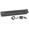 Il handguard AR-15 Combat T-Series offre una costruzione in alluminio anodizzato, rotaie Picatinny di alta qualità e un design monolitico per una maggiore stabilità.