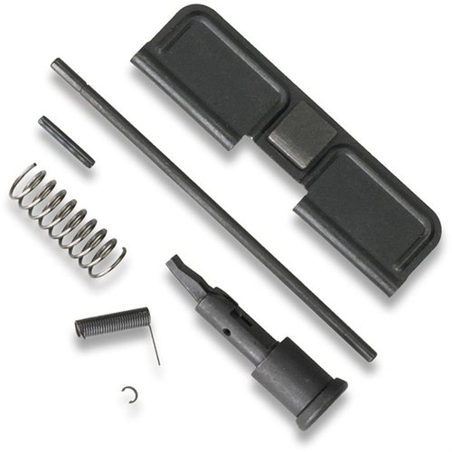 Il kit di completamento AR-15 UPPER offre tutto il necessario per assemblare un upper receiver AR-15, con finitura fosfato per resistenza alla corrosione.
