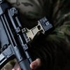 Il LERNA OPTIC MOUNT KIT per AIMPOINT® ACRO offre un centro ottico di 2.91" per una rapida identificazione del bersaglio e una postura atletica migliorata.