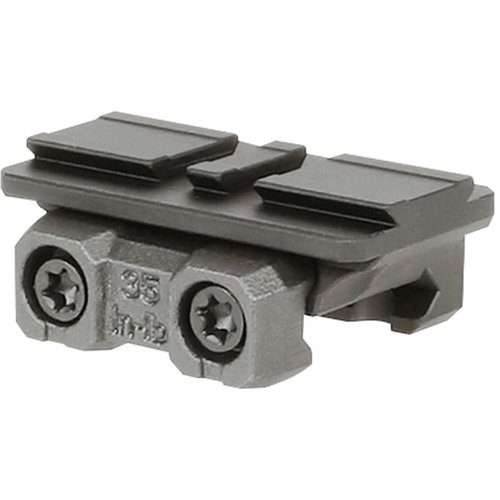 L'MK2 ACRO AIMPOINT MOUNT offre precisione, durata e design elegante, con materiali di alta qualità e opzioni di montaggio per ogni esigenza di tiro.