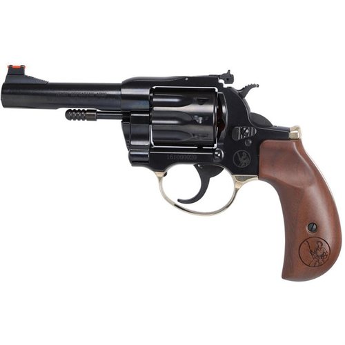 Il revolver H16 Golden Boy Deadeye .22 offre un'azione doppia tradizionale, capacità di 10 colpi, e un design classico in legno di noce americano.