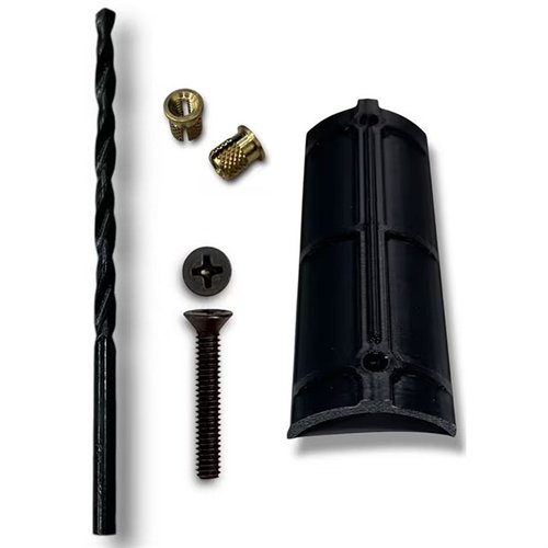 Il kit di aggiornamento con inserti in ottone rinforza il sistema di montaggio del Cheekrest, garantendo durata, stabilità e una superficie di bloccaggio sicura.